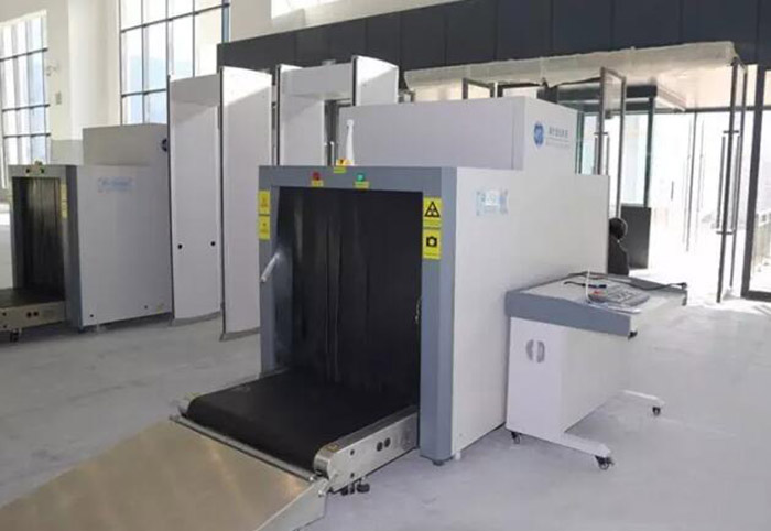 全國、省市政協(xié)委員體驗(yàn)蘭渝鐵路、視察階州廣場