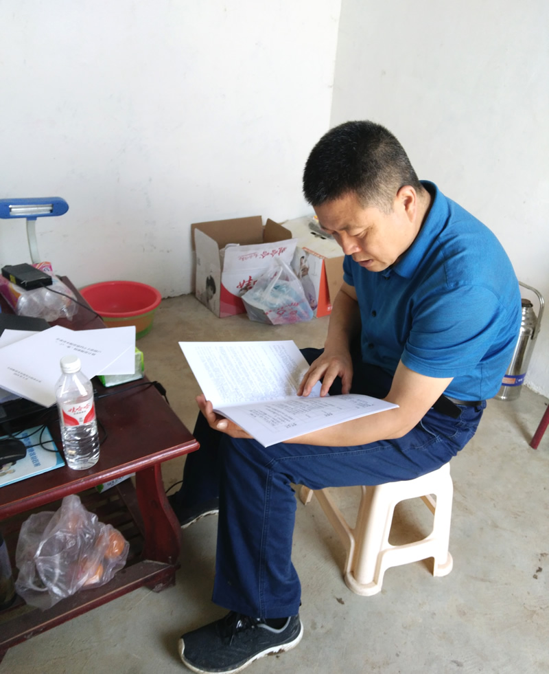 市龍江城鄉(xiāng)發(fā)展集團(tuán)深入幫扶村開(kāi)展突出問(wèn)題排查整改落實(shí)工作