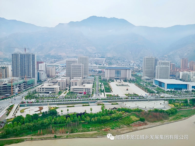 匠心傾注、喜封金頂——龍江?雙子座商住小區(qū)主體順利封頂