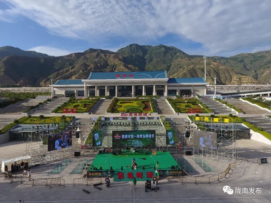 好嗨喲！隴南第一屆青島啤酒節(jié)開(kāi)幕啦，為期8天