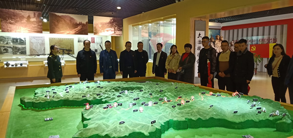 市龍江集團開展“不忘初心、牢記使命”主題黨日活動